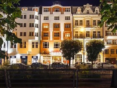 Dvorak & Wellness Отель