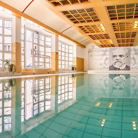 Dvorak & Wellness فندق 4*
