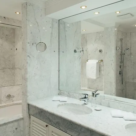 Dvorak & Wellness Hotel